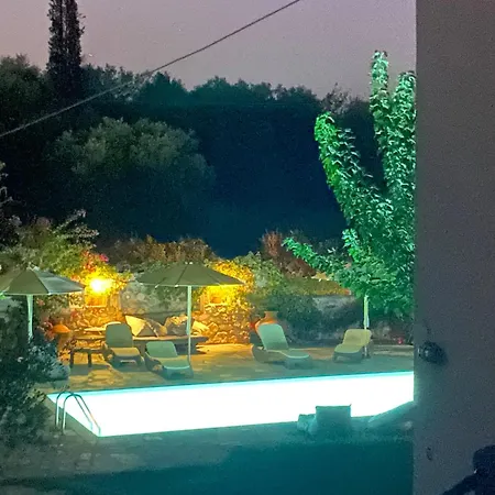 & Private Swimming Pool Country house *